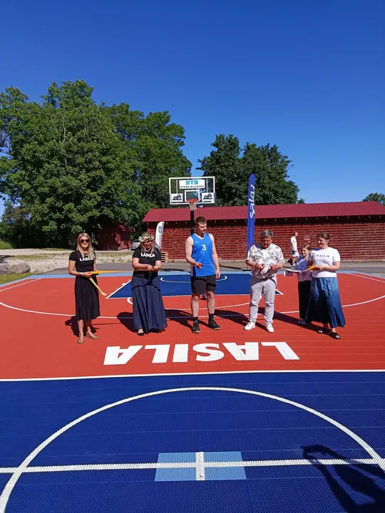 Lasila korvpalliväljaku avamistseremoonia