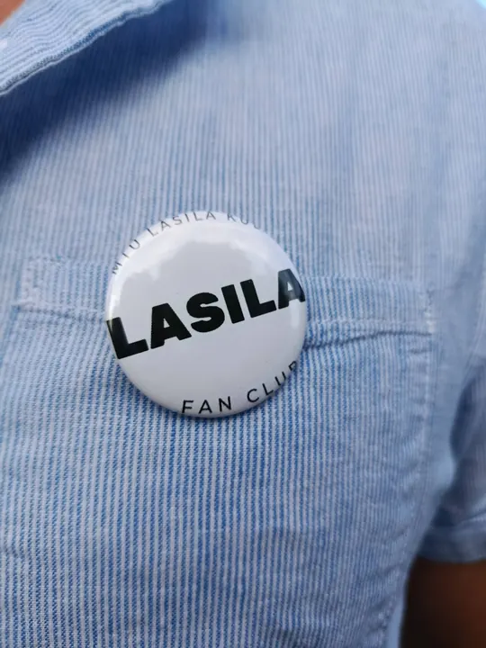 Lasila Fan Clubi rinnamärk